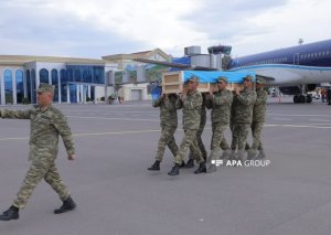 Dünən şəhid olan hərbçinin nəşi Naxçıvana aparılıb - FOTO