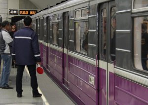 Bakı metrosunda sərnişin ÖLDÜ