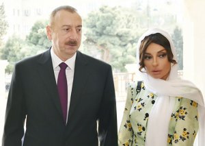 Prezidentlə xanımı “Cümə” məscidinin açılışında