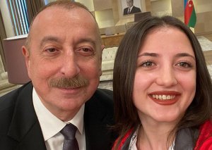 Türkiyəli atletlər Prezident və xanımı ilə selfi çəkdirdilər