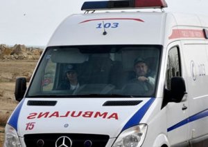 Qəbələdə ağır qəza, polis və sərnişini öldü