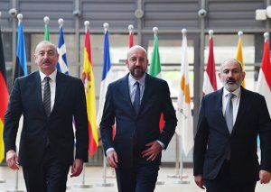 İlham Əliyevin Şarl Mişel və Paşinyanla görüşü başladı - Fotolar
