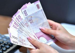 Bu şəxslərin maaşları 35 faizədək artacaq - Nazir AÇIQLADI