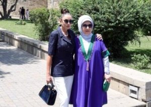 Birinci xanımlar İçərişəhərdə - Foto