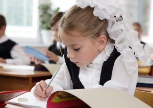 Birinci sinfə qəbul qalmaqalı: Ana üsyan edir…