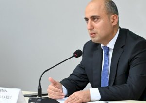 Nazir zəlzələ ilə bağlı dəxilsiz sözlər yazdı, qınandı - Foto