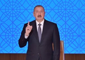 Prezident: Biz Makrondan bunu tələb edirik!
