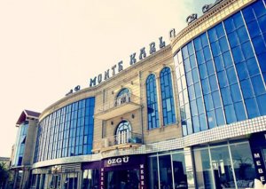 Bakıda məhşur restoranda dava - İki ofisiant tutuldu