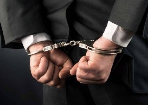 SON DƏQİQƏ! Azərbaycanda vəzifəli şəxs rüşvət alarkən tutuldu