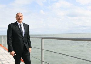 İlham Əliyev Şəmkirdə açılışda iştirak etdi