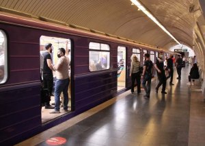 TƏCİLİ! Bakı metrosunda HƏYƏCANLI ANLAR - Sərnişinlər...