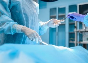 Bakıda qadın özəl xəstəxanada ayağının amputasiyası zamanı ölüb