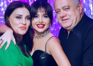 Günel Zeynalovanın anası iflic oldu - FOTO