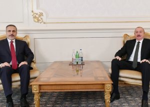 Azərbaycan Prezidenti İlham Əliyev Türkiyənin xarici işlər nazirini qəbul edib