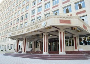 BDU-nun tələbələri soyuqdan donur - Rektor isə narahat deyil