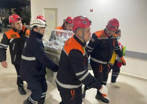 Yanğında 4 uşağın meyiti tapıldı -