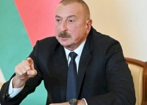 Prezident Parisə barmaq tuşladı – “Fransa od üstünə benzin tökür”