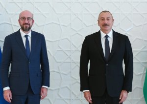 Şarl Mişel İlham Əliyevi təbrik etdi
