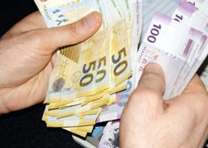 Nazirlik məlumat yaydı: Uşağa görə 355 manat...