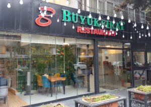 “Büyükfırat” restoranından müştəriyə böyük hörmətsizlik... - “yarım saata buranı tərk edin”