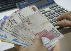 Bu şəxslərin maaşı artdı