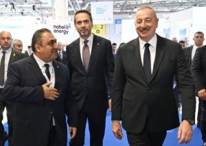 Prezident İlham Əliyevə "Caspian Energy" jurnalı təqdim edilib