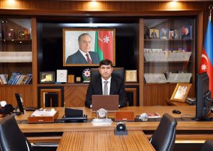 Elşad Həsənov səkiləri satıb: PİYADA HARDAN GETSİN, cənab başçı? - Sakinlər KÖMƏK İSTƏYİR...