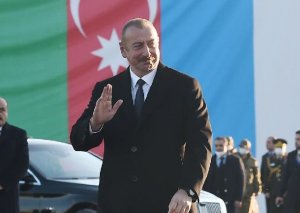 Sülhlə bağlı suala Əliyev bu işarə ilə cavab verdi - Foto