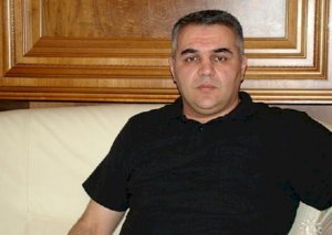Mühacir alverində ittiham olunan şəxs məhkəmə qarşısında - Özünü siyasi mühacir saymır