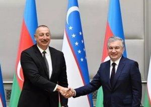 İlham Əliyev Şavkat Mirziyoyevi TƏBRİK ETDİ