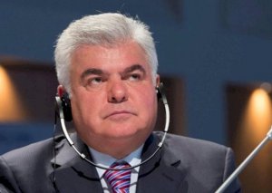 Ziya Məmmədov hakimiyyətə meydan oxuyur.