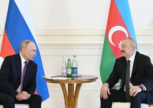 “Gülüstan” sarayında Putinin şərəfinə dövlət ziyafəti verildi