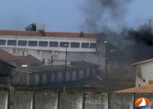 Baza 5 gündür yanır, həbsxanada qiyam… – Nə baş verir?