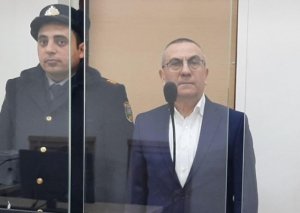 Həbsdəki icra başçısı təcridxanadan türməyə köçürülməsini istəyir – ŞOK SƏBƏB