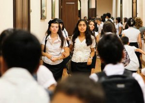 Məktəblilər arasında bıçaqlanma - Ölən var