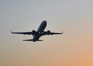 Bakıdan Aktauya uçan təyyarədə problem yarandı