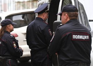 RUSİYADA DAHA BİR QALMAQALLI QANUN LAYİHƏSİ... - Polis miqrantların evlərinə sərbəst daxil ola biləcək