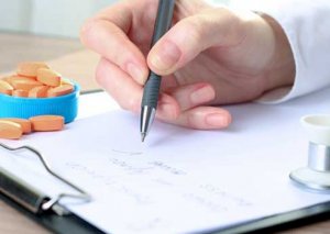 Həkimlər bahalı dərman satışından faiz götürür?