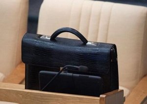 Külli miqdarda borcu olan şirkətin rəhbəri və adı dəyişdi