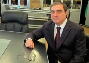 QUDASININ ADI RUS ŞƏBƏKƏSİ İLƏ HALLANAN İCRA BAŞÇISI... - Niyazi Bayramov və kürəkəni susur - FOTOLAR