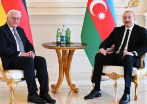 Prezidentlərin təkbətək görüşü başladı