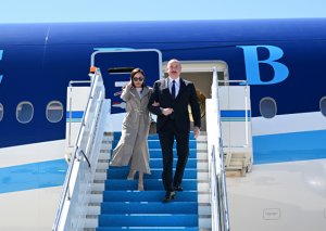 Prezidentlə xanımı Çindədir