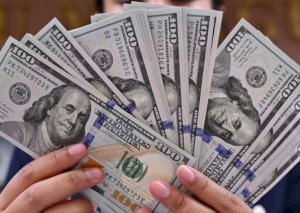 Əhali kütləvi şəkildə dollar almağa başladı: Nə baş verir?
