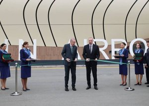 Tarixi gün: Laçın aeroportu açıldı!