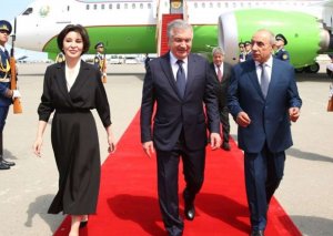 Şavkat Mirziyoyev Bakıya gəldi