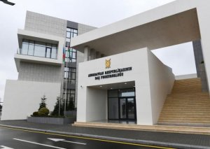 Rüşvətlə tutulan gömrükçülərin məhkəməsi başlayır