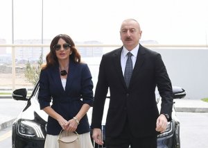 İlham Əliyev xanımı ilə Gəncəyə getdi