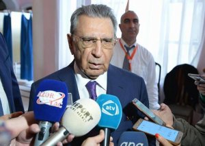 Ramiz Mehdiyev icra başçısının ona hədiyyə etdiyi villanı da satışa çıxarıb