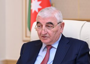 Məzahir Pənahov Qırğızıstanda seçkiləri izləyəcək
