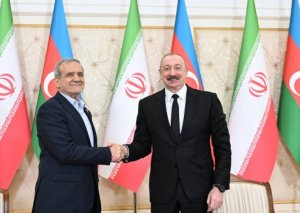 İlham Əliyev Pezeşkianı təbrik etdi